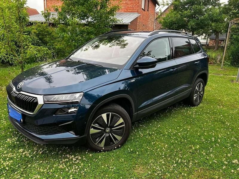 Blau Gebraucht 2022 Skoda Karoq Tour SUV | 22.490 € (Superpreis) - Bild 1/4