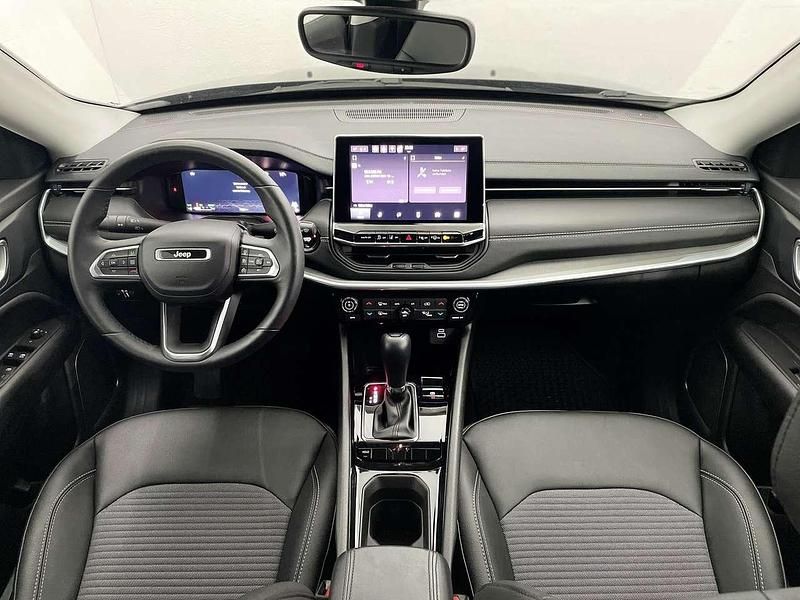 Gebraucht Jeep Compass Altitude 235 PS (172 kW) 2024 Solid black SUV