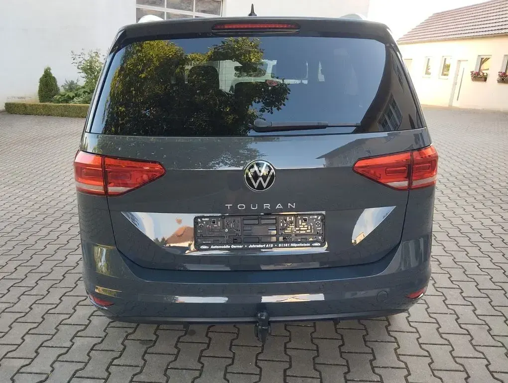 Gebraucht VW Touran Active 150 PS (110 kW) 2023 Delfingrau Van / Kleinbus