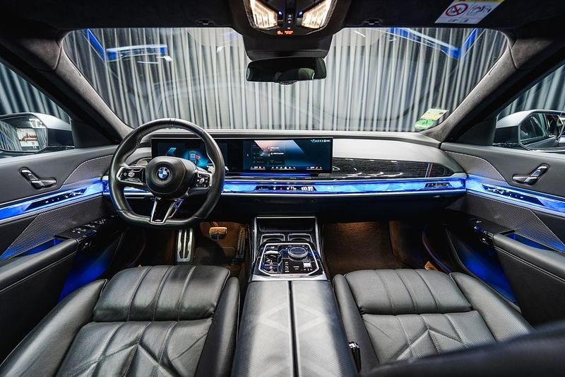 Gebraucht BMW 740 M Sport 286 PS (210 kW) 2023 Grau Limousine