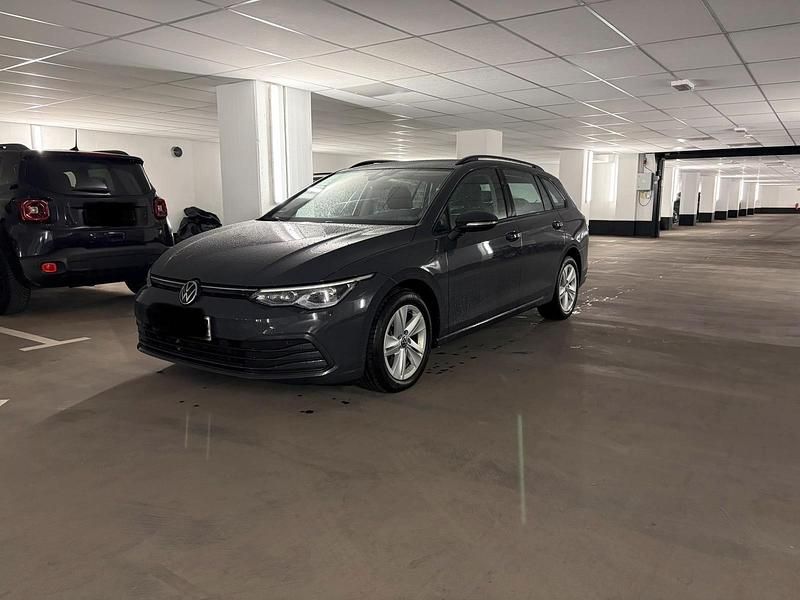 Gebraucht VW Golf VIII 116 PS (85 kW) 2022 Grau Kombi
