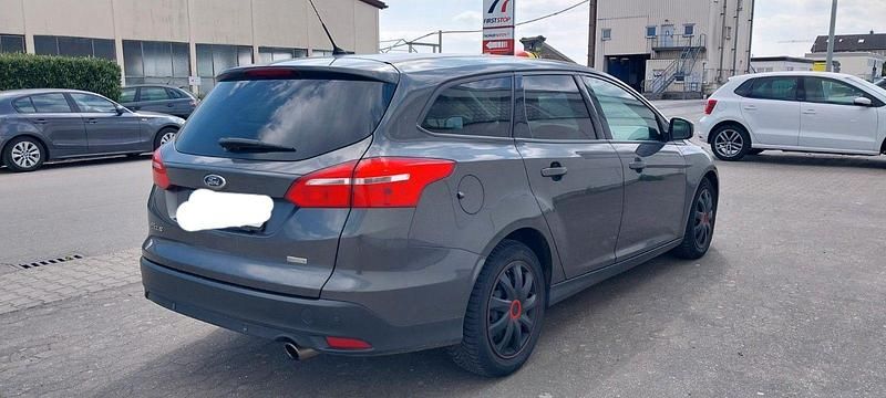 Gebraucht Ford Focus Business Edition 150 PS (110 kW) 2015 Grau Kombi