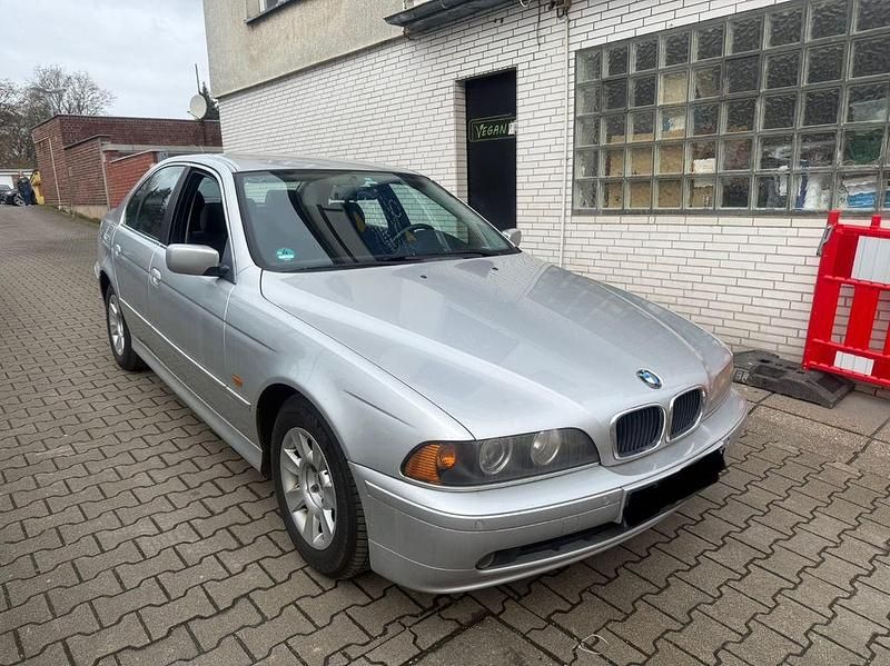 Gebraucht BMW 520 170 PS (125 kW) 2000 Silber Limousine