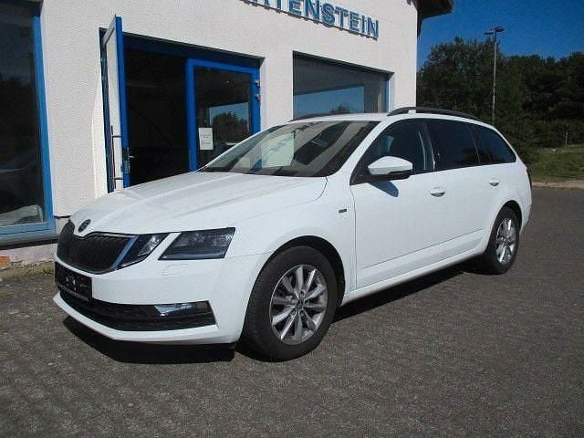 Weiß Gebraucht 2018 Skoda Octavia Clever Kombi | 11.650 € (Fairer Preis) - Bild 1/4