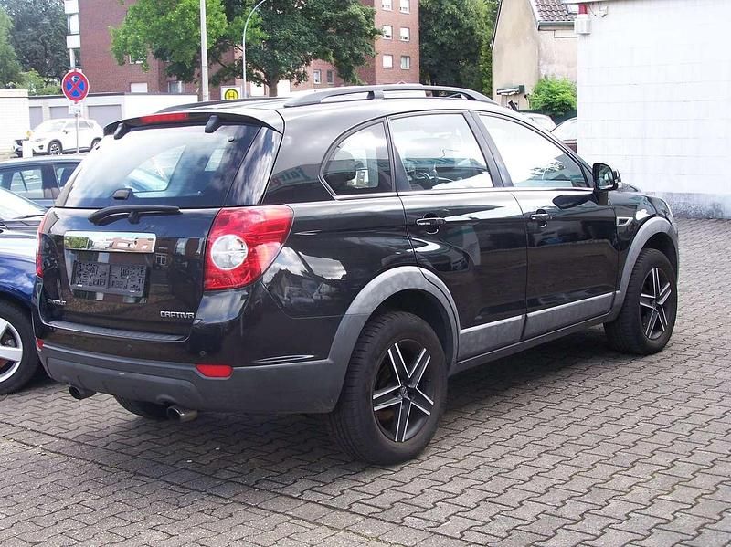 Gebraucht Chevrolet Captiva LS 163 PS (119 kW) 2013 Karbonschw graphitschw midnigh SUV