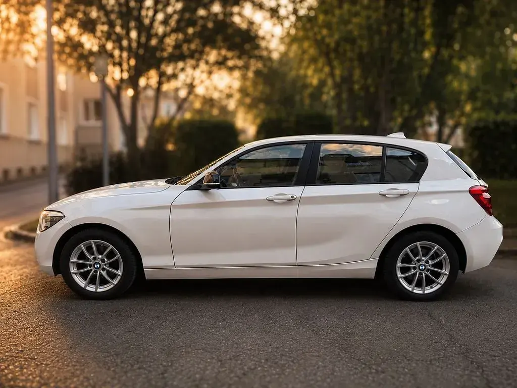 Gebraucht BMW 114 102 PS (75 kW) 2015 Weiß Kleinwagen