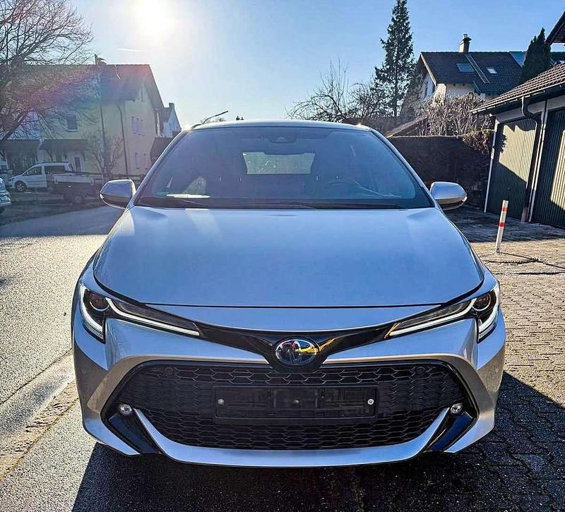 Gebraucht Toyota Corolla Hybrid Team 122 PS (89 kW) 2020 Grau Kleinwagen