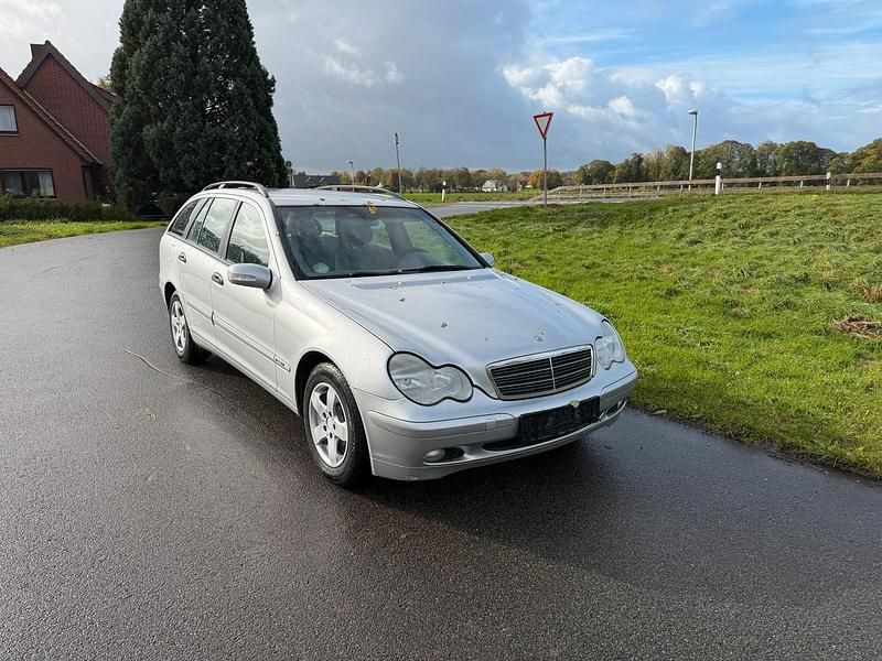 Silber Gebraucht 2003 Mercedes C200 Kombi | 2.290 € (Fairer Preis) - Bild 1/4