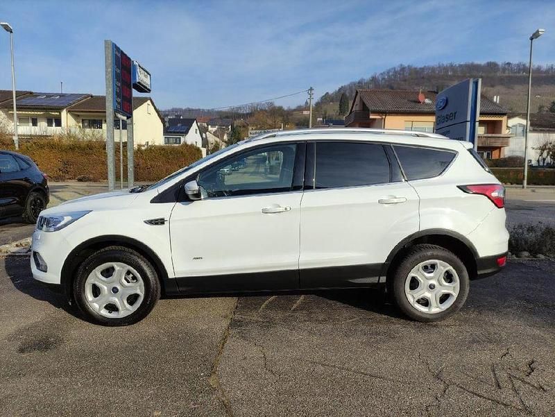 Gebraucht Ford Kuga Cool & Connect 150 PS (110 kW) 2019 Weiß SUV