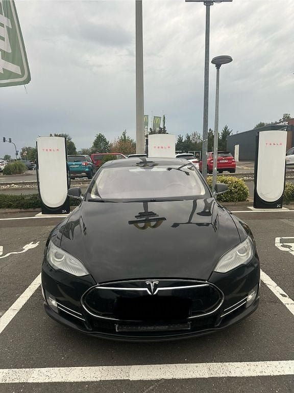 Schwarz Gebraucht 2014 Tesla Model S Limousine | 17.500 € (Fairer Preis) - Bild 1/4
