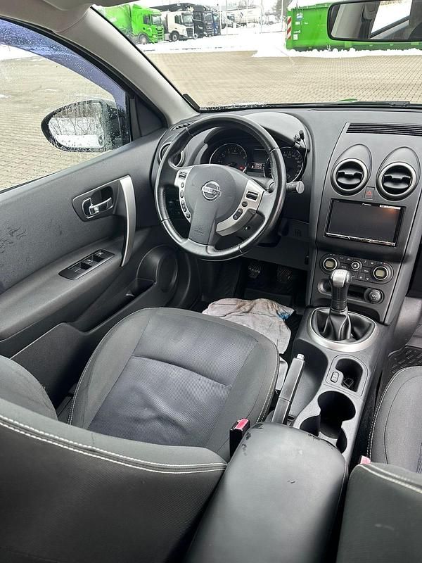 Gebraucht Nissan Qashqai 117 PS (86 kW) 2011 Schwarz SUV