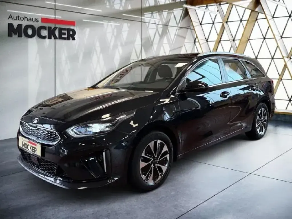 Gebraucht Kia Ceed Spirit 105 PS (77 kW) 2021 Zilinaschwarz met. (metallic) Kleinwagen
