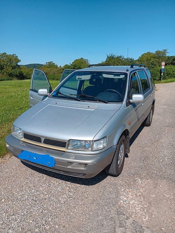 Silber Gebraucht 1999 Hyundai Santamo Van / Kleinbus | 2.399 € - Bild 1/4