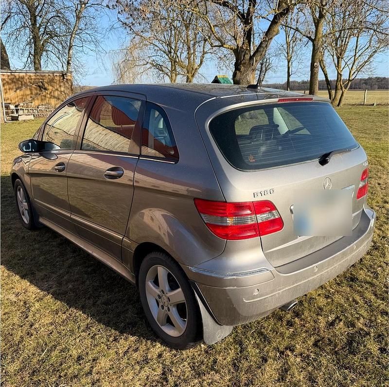 Gebraucht Mercedes B180 109 PS (80 kW) 2005 Grau Van / Kleinbus