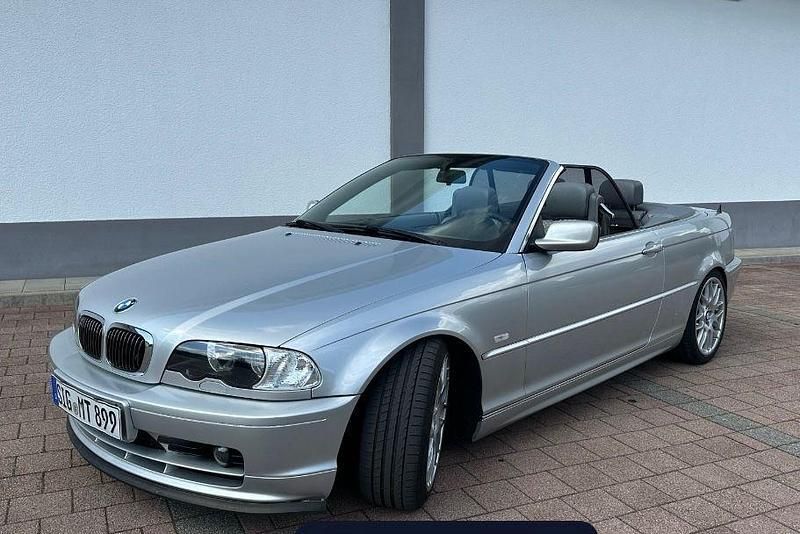 Silber Gebraucht 2002 BMW 320 Cabriolet Cabrio | 4.700 € - Bild 1/4
