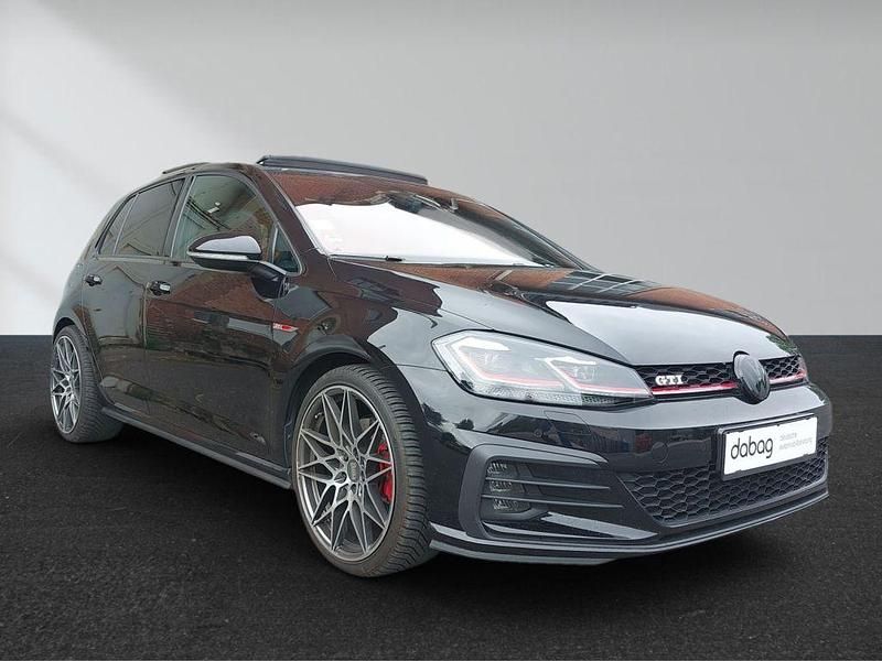 Gebraucht VW Golf VII GTI 230 PS (169 kW) 2017 Deep black pearlescent Limousine