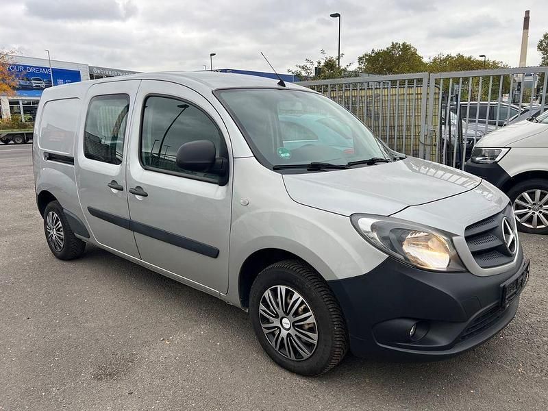 Silber Gebraucht 2017 Mercedes Citan 111 Van / Kleinbus | 8.900 € (Fairer Preis) - Bild 1/4