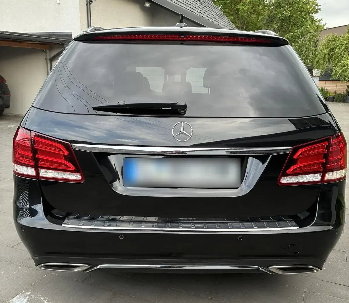 Gebraucht Mercedes E220 170 PS (125 kW) 2016 Schwarz Limousine