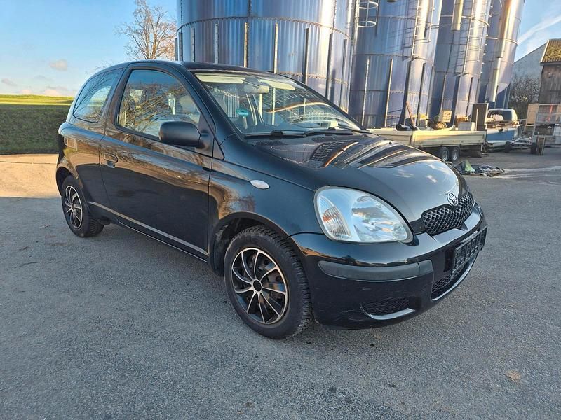 Schwarz Gebraucht 2004 Toyota Yaris Kleinwagen | 800 € (Guter Preis) - Bild 1/4