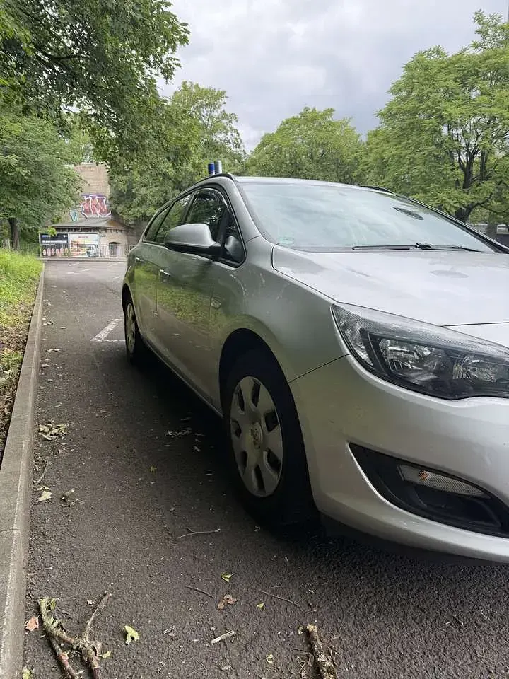Gebraucht Opel Astra Style 110 PS (80 kW) 2015 Silber Kombi