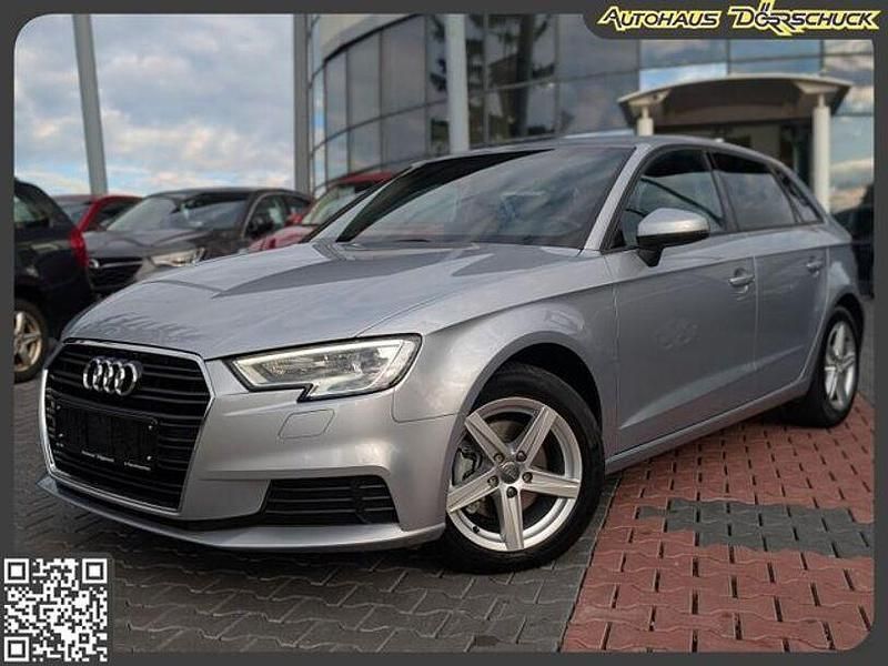Silber Gebraucht 2017 Audi A3 Comfort Limousine | 14.990 € (Superpreis) - Bild 1/4