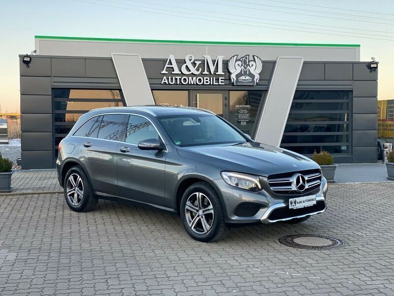 Grau metallic Gebraucht 2016 Mercedes GLC220 SUV | 24.999 € (Fairer Preis) - Bild 1/4