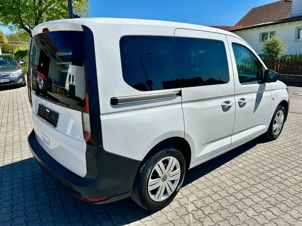 Gebraucht VW Caddy Basis 114 PS (83 kW) 2022 Candyweiß Van / Kleinbus