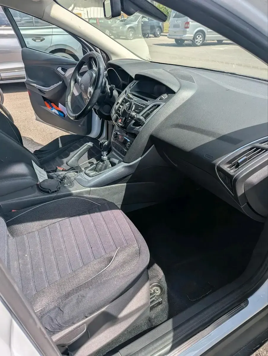Gebraucht Ford Focus 125 PS (91 kW) 2013 Weiß Limousine
