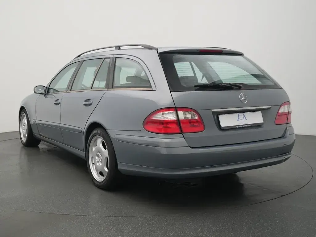 Gebraucht Mercedes E200 163 PS (119 kW) 2004 Grau Limousine