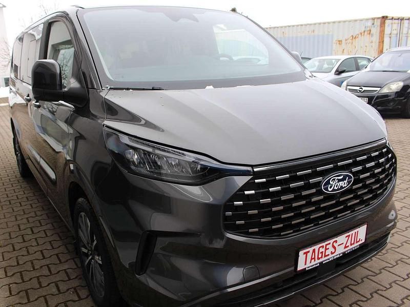 Neu Ford Tourneo Titanium 150 PS (110 kW) 2025 Magnetic grau Van / Kleinbus