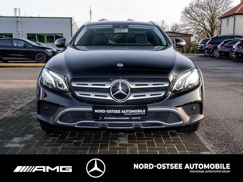 Gebraucht Mercedes E400 Avantgarde 330 PS (242 kW) 2018 Unilack schwarz Kombi