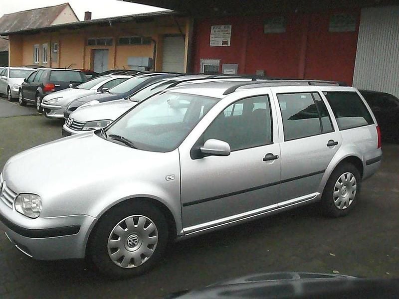 Reflexsilber metallic Gebraucht 2000 VW Golf IV Comfortline Kombi | 650 € (Superpreis) - Bild 1/4