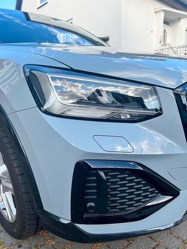 Gebraucht Audi Q2 Advanced 110 PS (80 kW) 2023 Grau SUV
