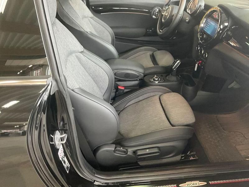 Gebraucht Mini John Cooper Works 231 PS (169 kW) 2023 Midnight black ii Kleinwagen