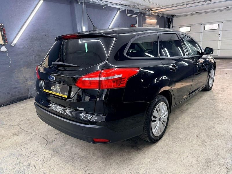 Gebraucht Ford Focus Trend 125 PS (91 kW) 2018 Schwarz Kombi