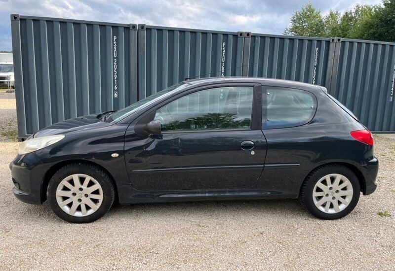 Gebraucht Peugeot 206 Basis 68 PS (50 kW) 2009 Schwarz Kleinwagen