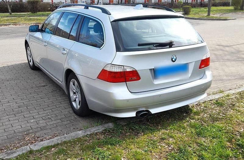 Gebraucht BMW 520 177 PS (130 kW) 2007 Silber Kombi