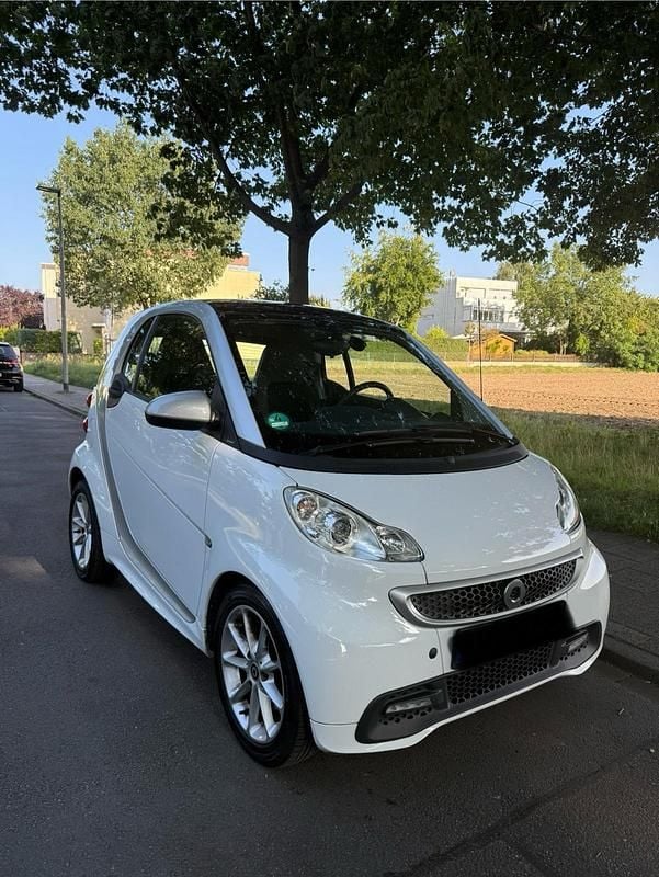 Weiß Gebraucht 2013 Smart ForTwo Coupé Coupé | 6.900 € (Fairer Preis) - Bild 1/4