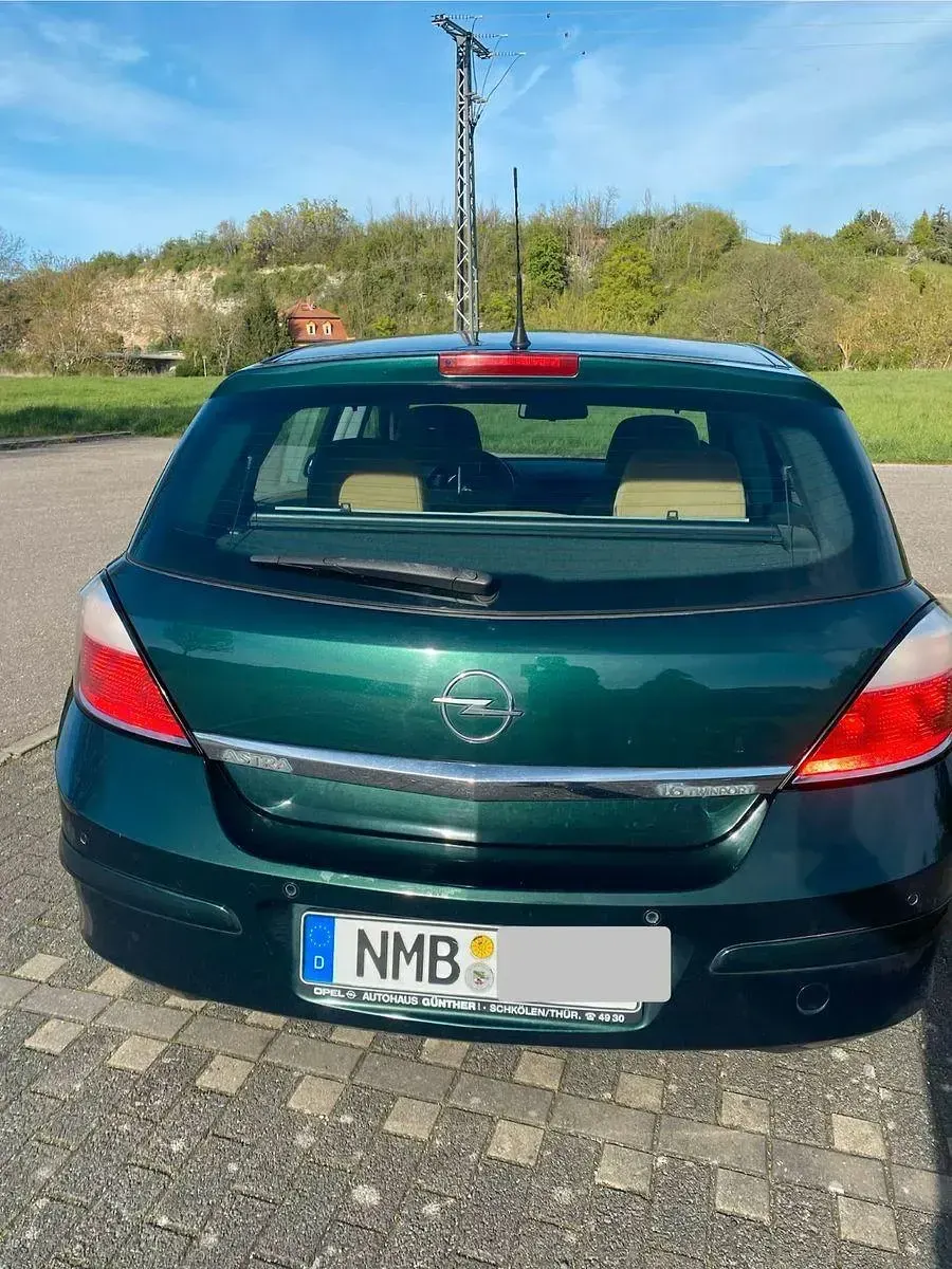 Gebraucht Opel Astra 105 PS (77 kW) 2004 Grün Limousine
