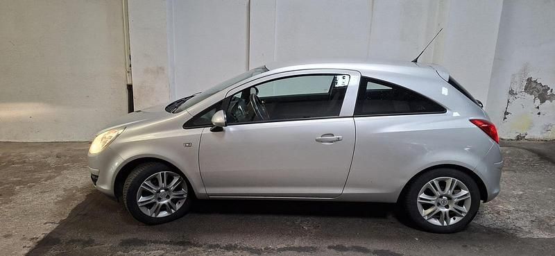 Gebraucht Opel Corsa 80 PS (58 kW) 2009 Grau Kleinwagen