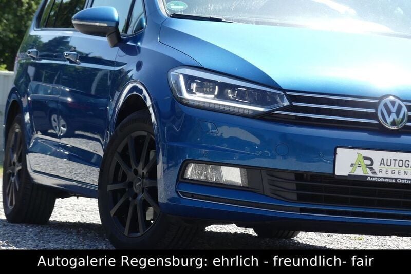 Blau Gebraucht 2017 VW Touran Sound Van / Kleinbus | 17.950 € (Superpreis) - Bild 1/4