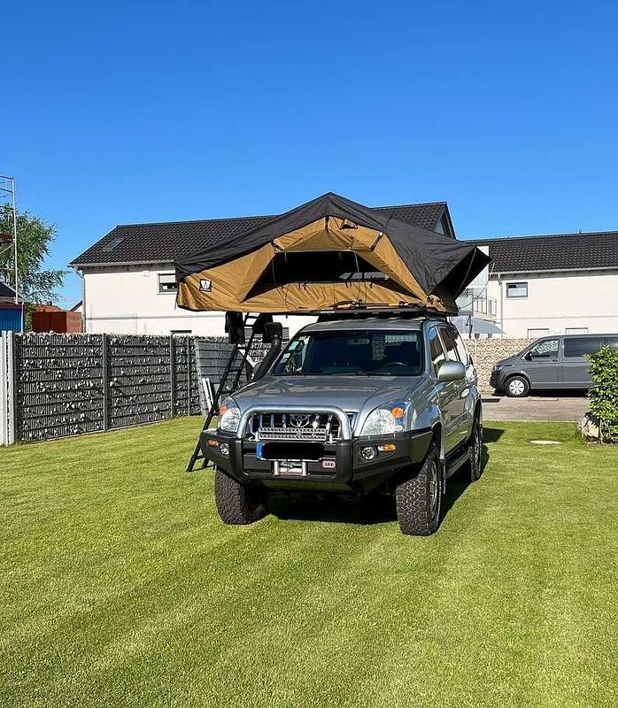 Silber Gebraucht 2004 Toyota Land Cruiser SUV | 35.000 € - Bild 1/4