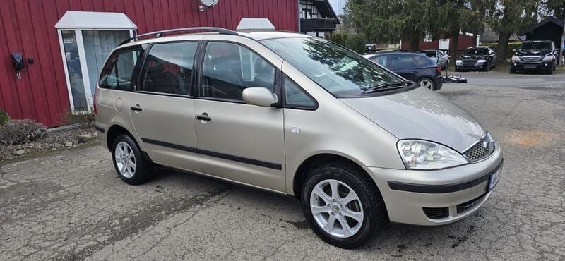 Beige Gebraucht 2004 Ford Galaxy Ghia Van / Kleinbus | 4.200 € (Teuer) - Bild 1/4