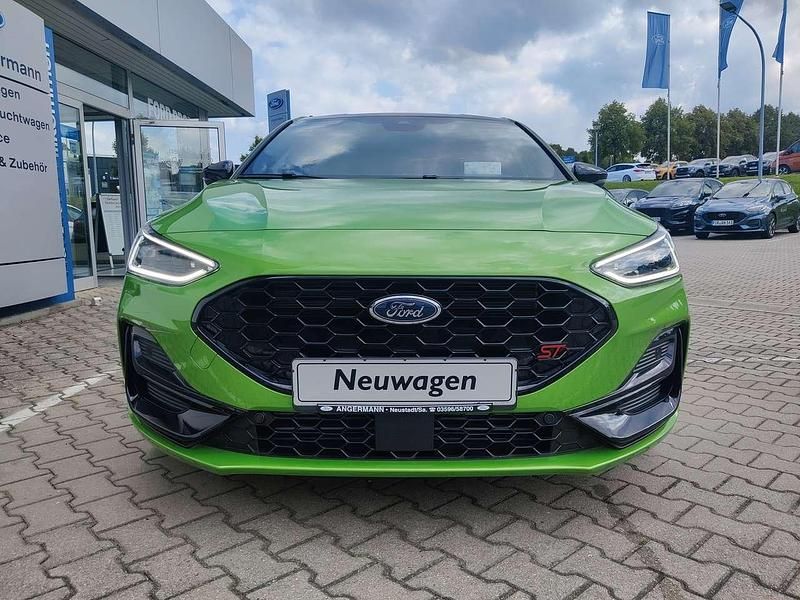 Gebraucht Ford Focus ST 280 PS (205 kW) 2024 Grün Limousine