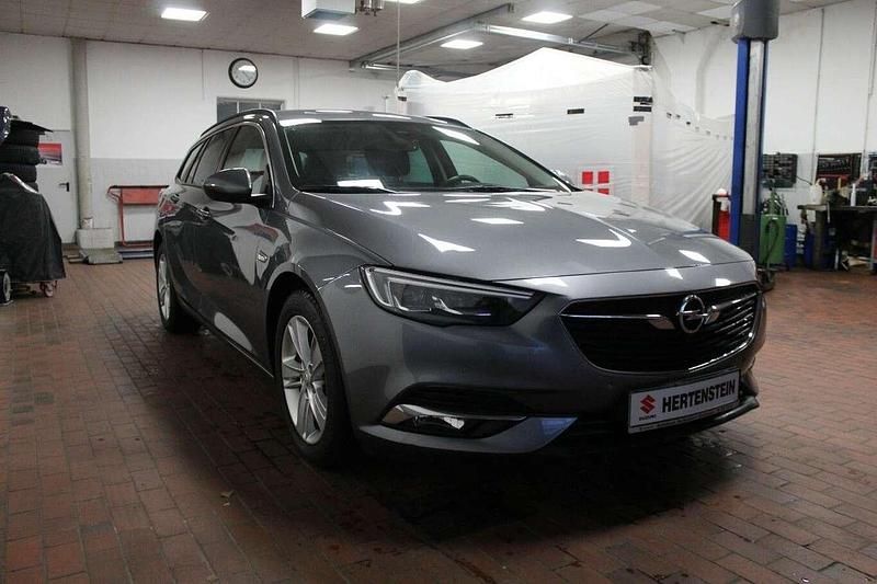 Grau Gebraucht 2020 Opel Insignia Business Kombi | 22.450 € (Teuer) - Bild 1/4