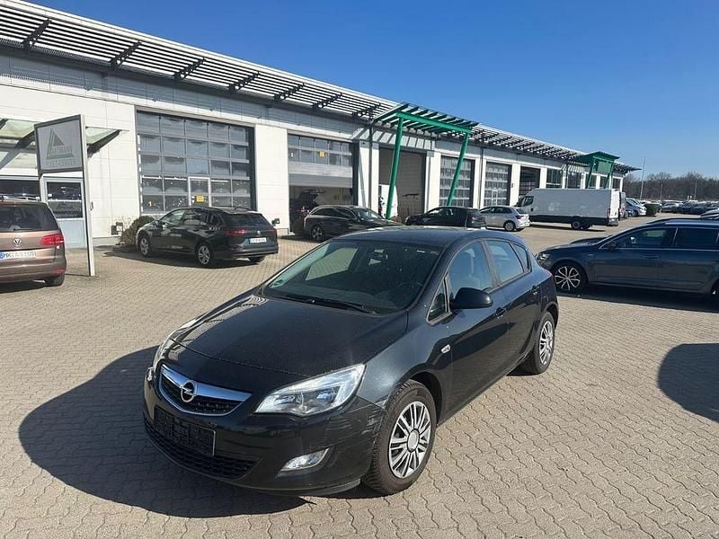 Gebraucht Opel Astra Design Edition 87 PS (63 kW) 2012 Schwarz Limousine