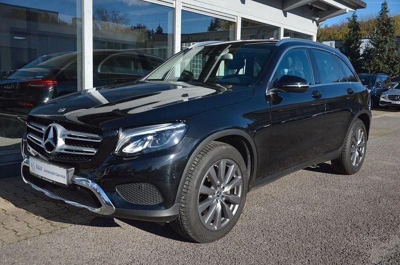Schwarz Gebraucht 2018 Mercedes GLC250 Exclusive SUV | 26.990 € (Guter Preis) - Bild 1/4