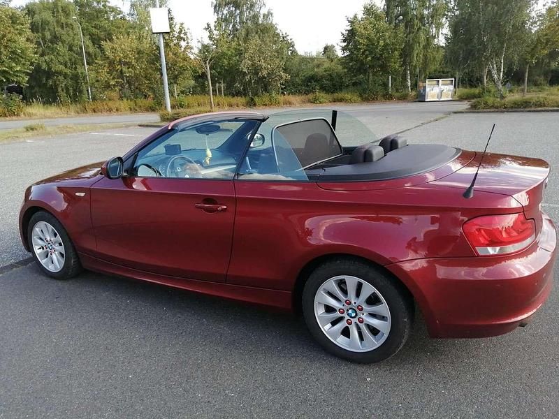 Rot Gebraucht 2012 BMW 118 Cabriolet Cabrio | 9.000 € (Fairer Preis) - Bild 1/4