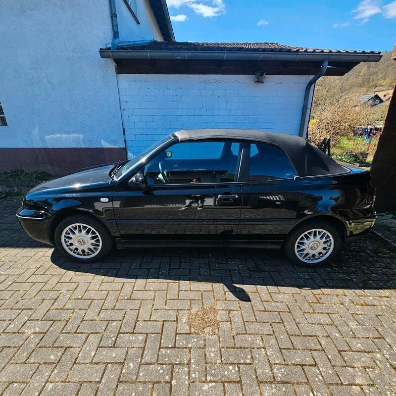Schwarz Gebraucht 1998 VW Golf Cabriolet Cabrio | 2.000 € (Guter Preis) - Bild 1/4