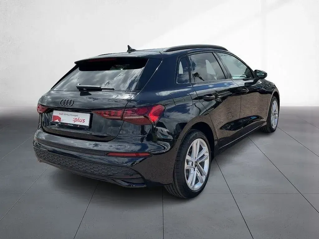 Neu Audi A3 Advanced 150 PS (110 kW) 2026 Mythosschwarz metallic Limousine